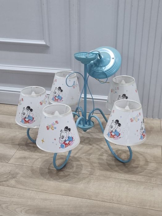 Продаю люстру 5 рожковую