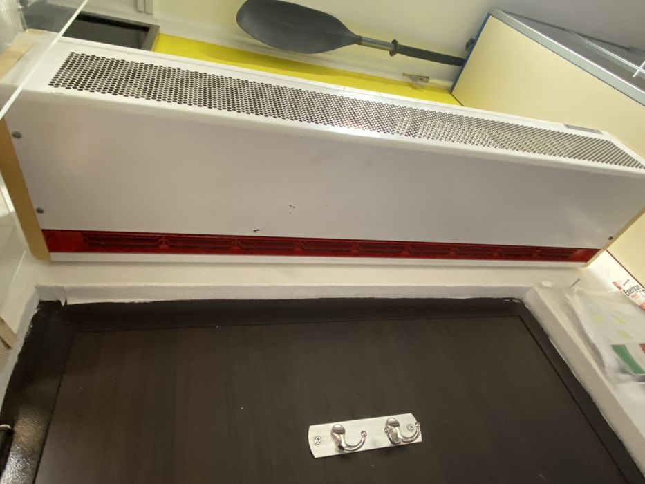 Perdea de aer / aer pt intrare in magazin