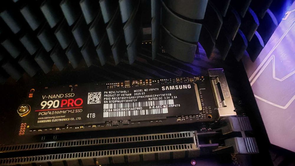 НОВО ! (SSD) Samsung 990 PRO 4TB, PCIe Gen 4.0 x4, NVMe, M.2