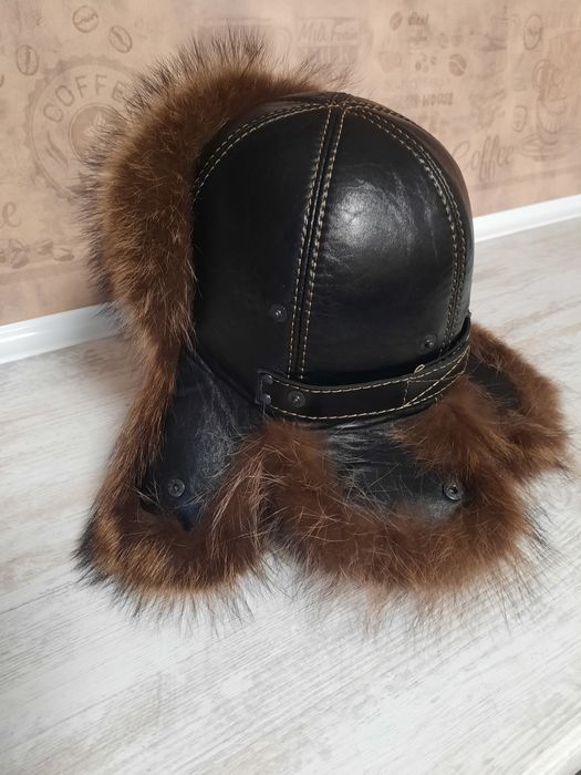 Продам мужскую шапку из енота