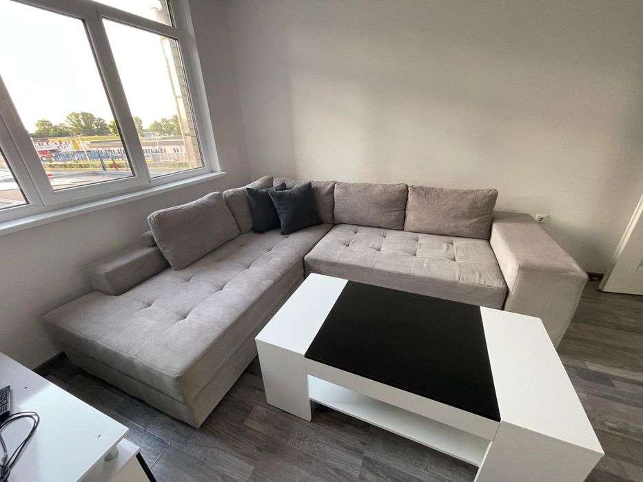 Холна маса,бяло и черно