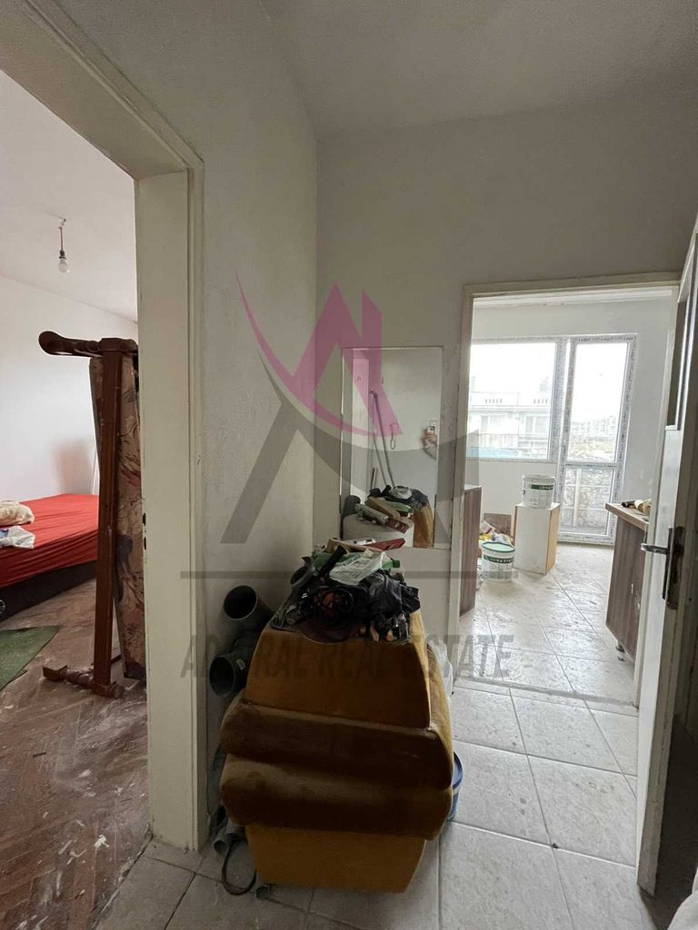 Продава се Двустаен апартамент в Варна, Младост 1 - 45 кв.м за 1834 €/кв.м - Снимка #3