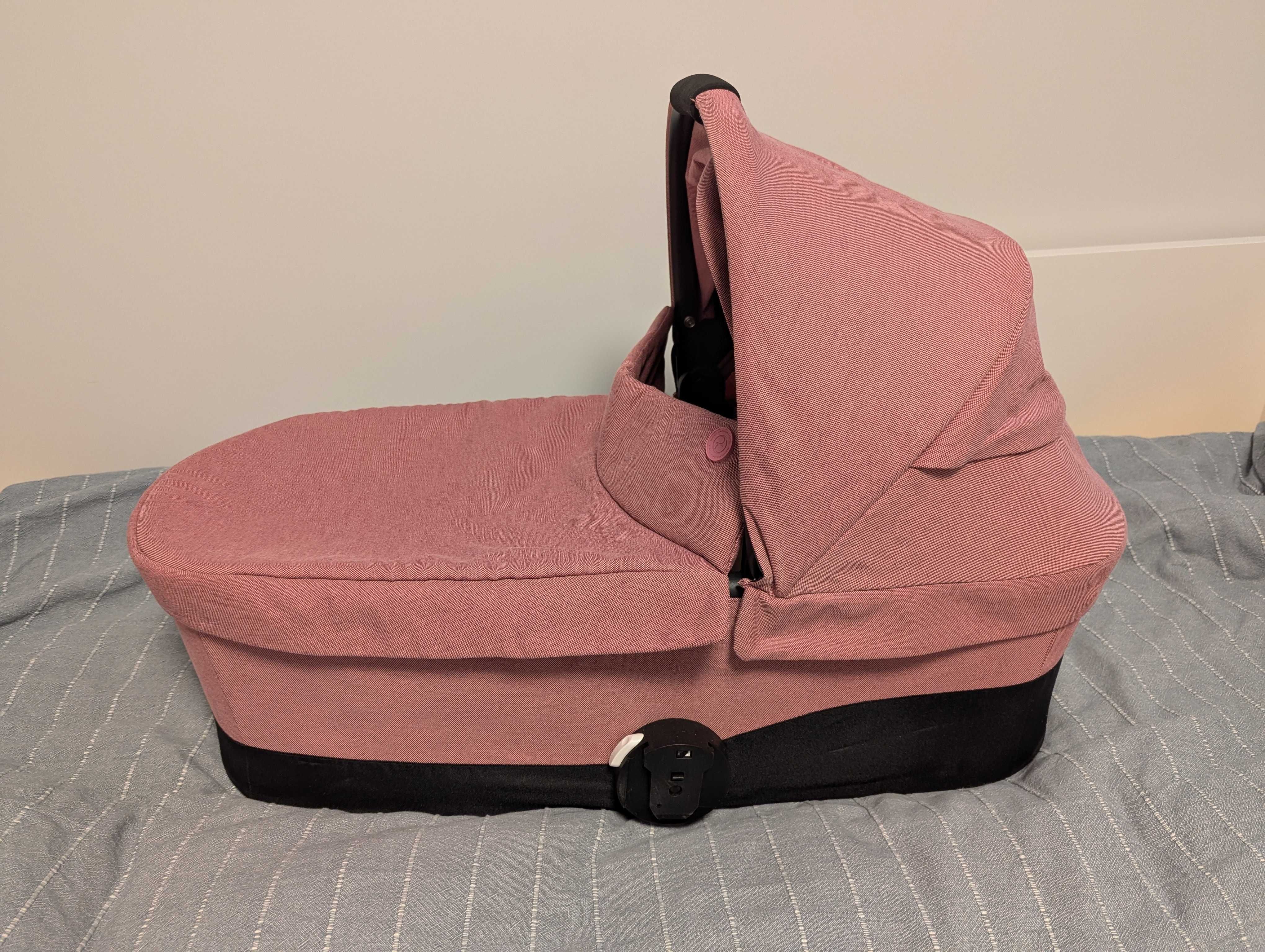 Cybex Magnolia pink кош за новородено