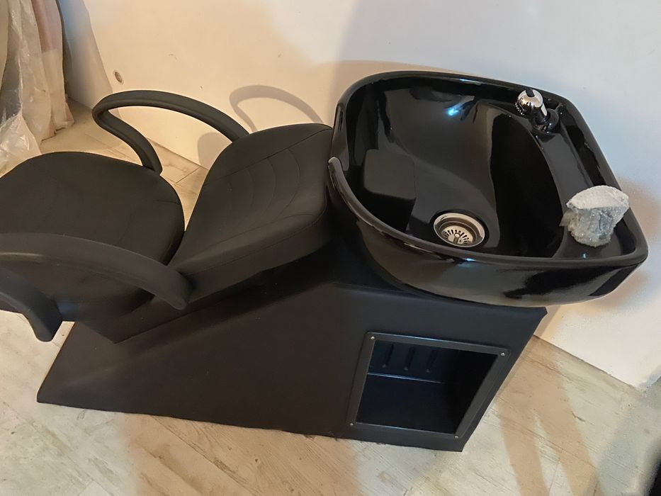 Scafa coafor + 2 posturi de lucru coafor