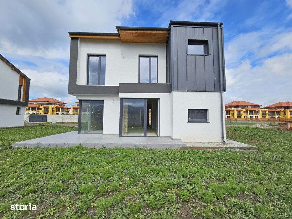 Casa individuala cu 5 camere, teren 600mp, Cristian