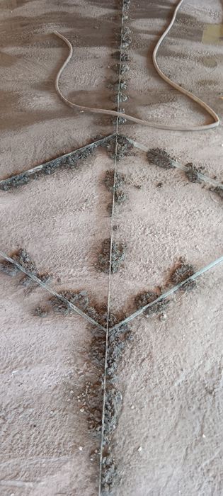 Turnare de mozaic șlefuit lustruit și ceruit