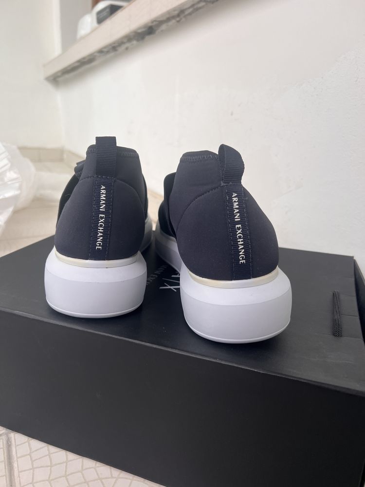 Нови обувки Armani Exchange