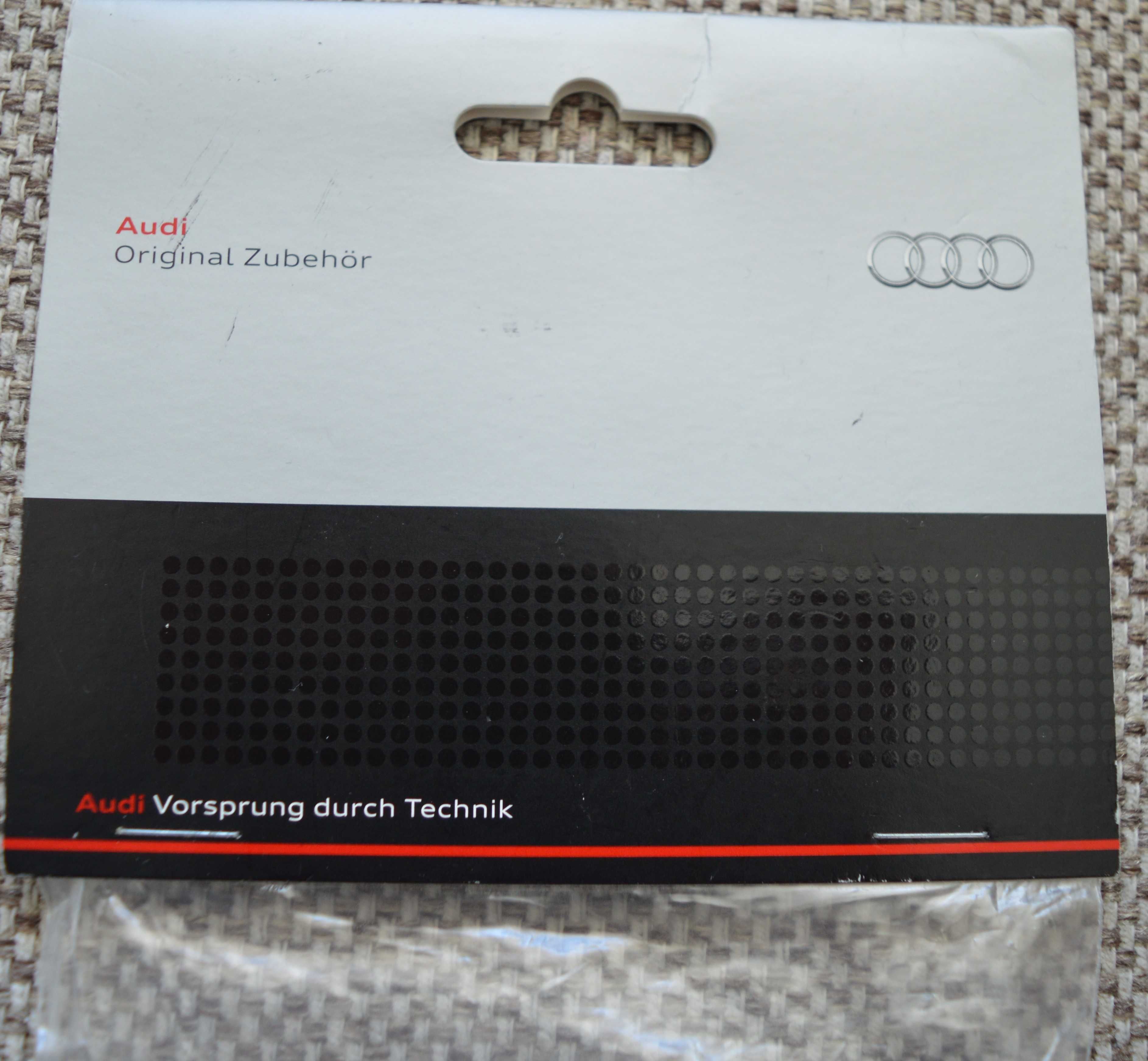 Сет Оригинални адаптори USB за Audi и iPhone