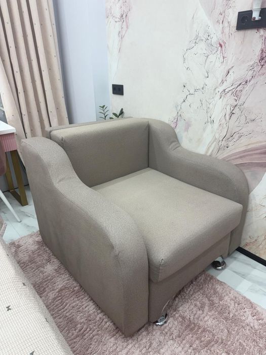 Продам удобное кресло-кровать в хорошем состоянии!