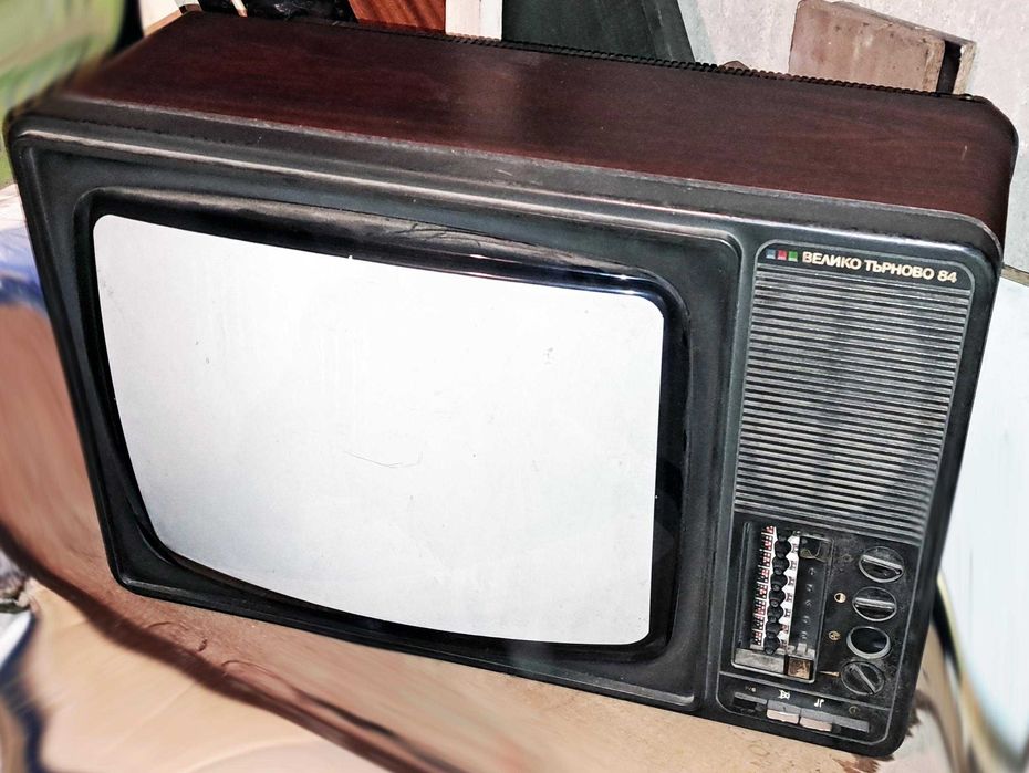 Ретро колекция - магнетофон, радио-касетофон с грамофон и телевизор