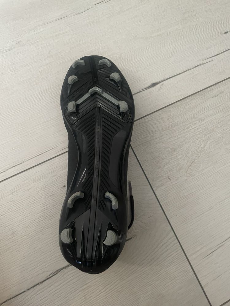 Бутонки adidas и nike