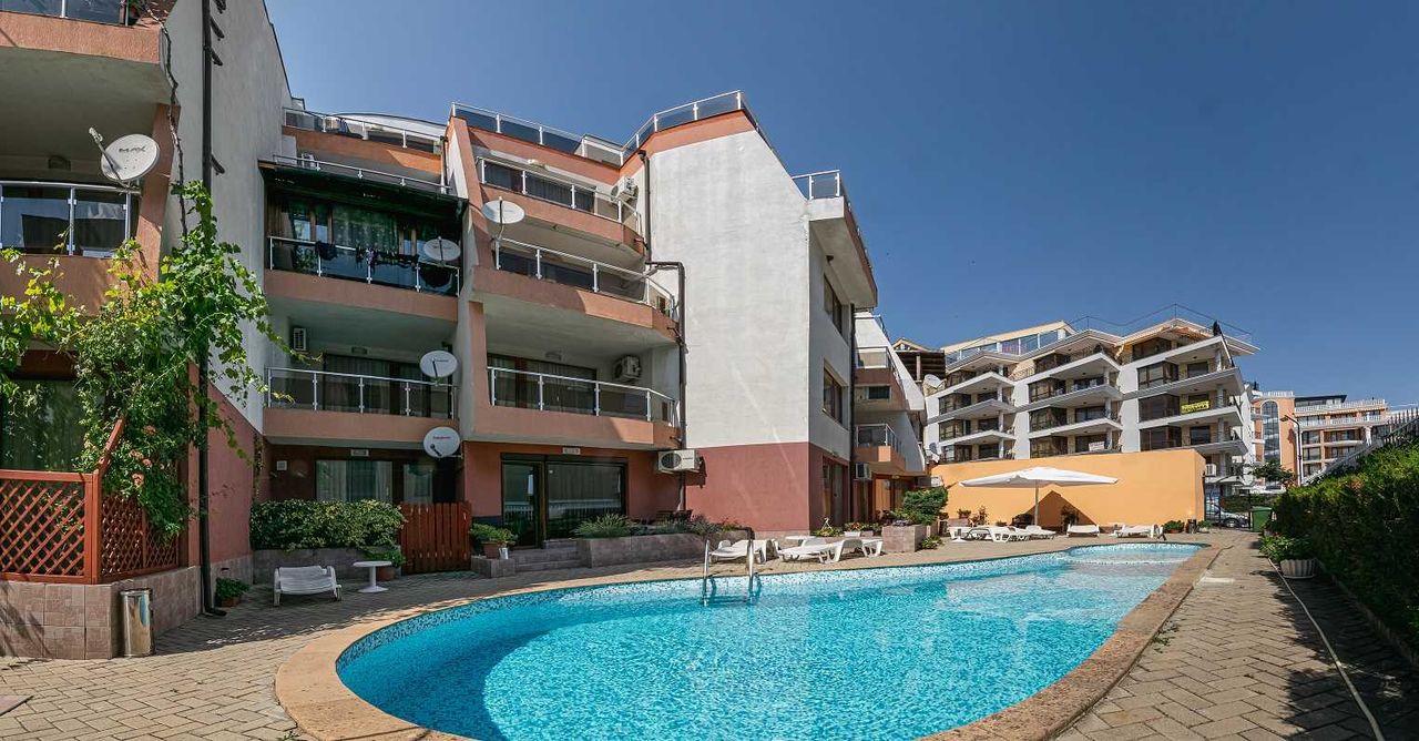 Дава се под наем Тристаен апартамент в Свети Влас - 80 кв.м за 2499 € - Снимка #4