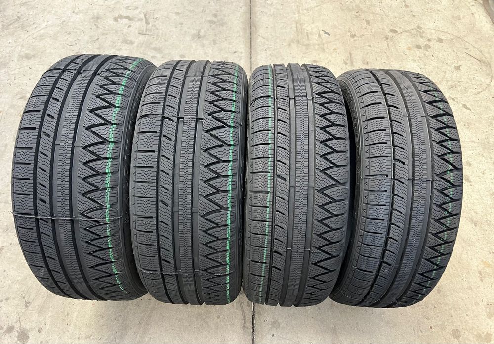 Ofertă Limitată! 4 anvelope M+S  235/45 r17 meteor