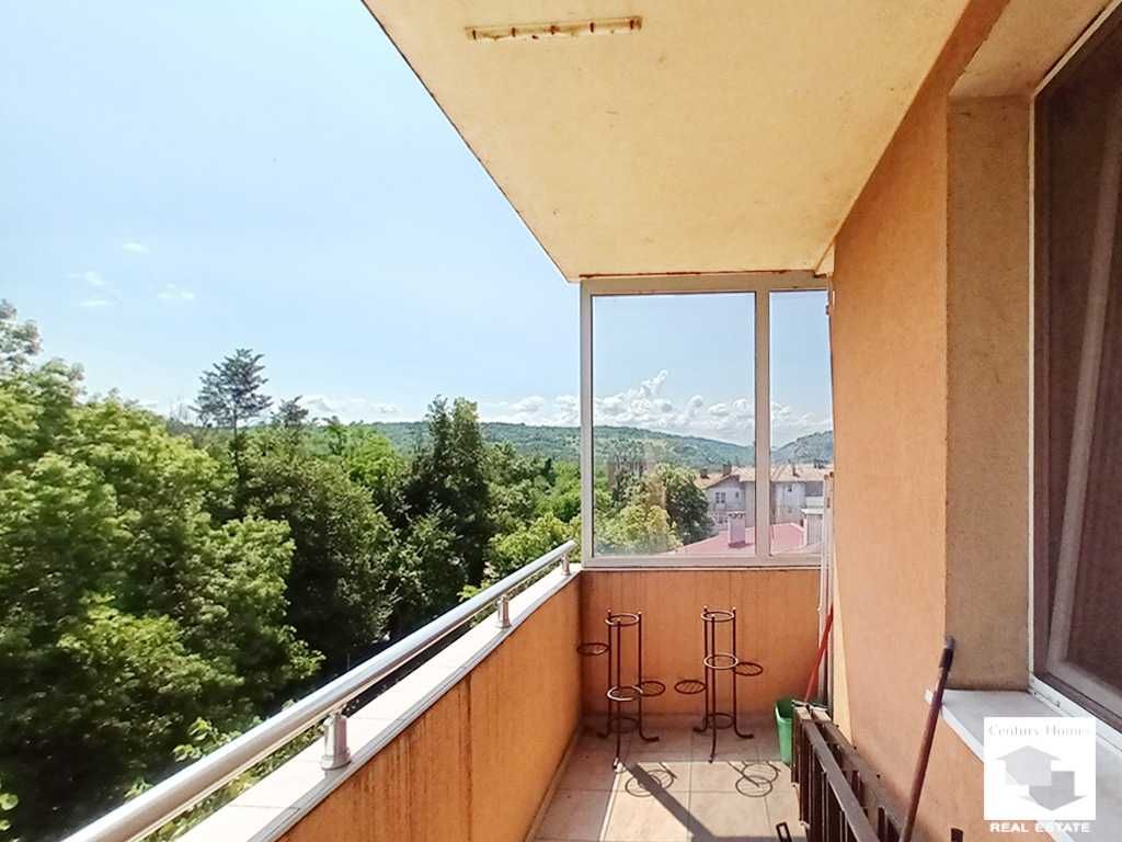 Продава се Тристаен апартамент в Велико Търново, Център - 82 кв.м за 2011 €/кв.м - Снимка #9