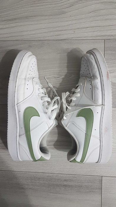 Adidași Nike, mărimea 43