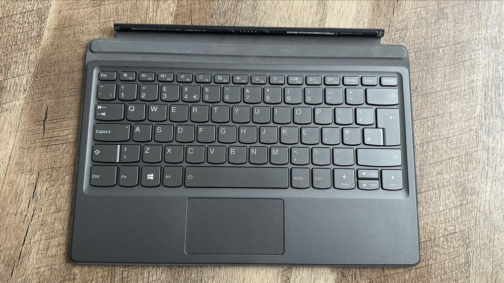 Части за Lenovo Miix 520-12.5” Intel i5 / 8GB RAM / Клавиатура / 4G /