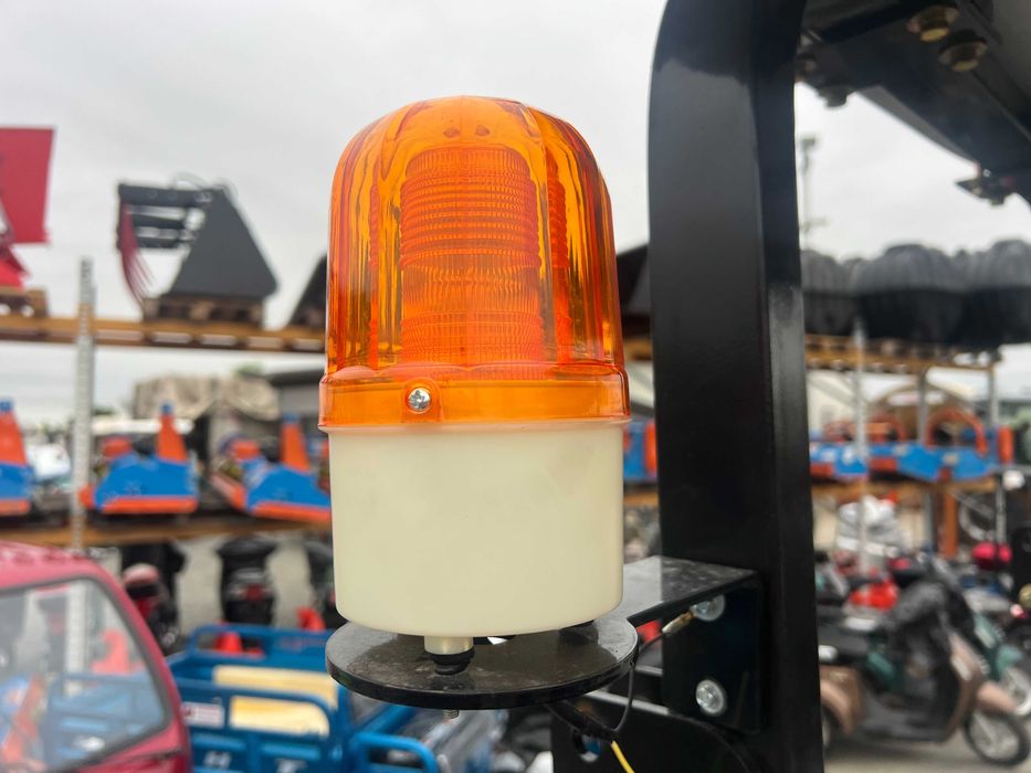 Tractor model Konig 60 CP 4x4 NOU Agramix