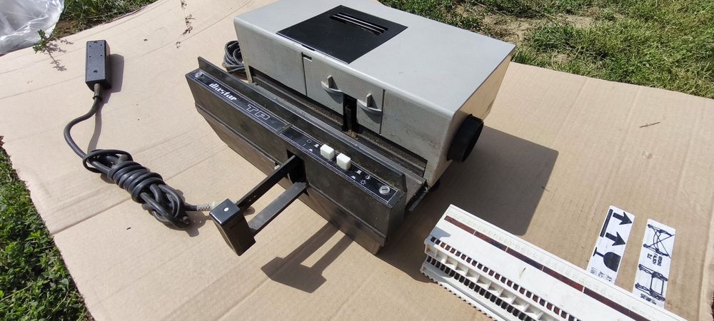 Proiector diapozitive