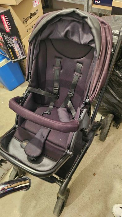 Бебешка количка        .