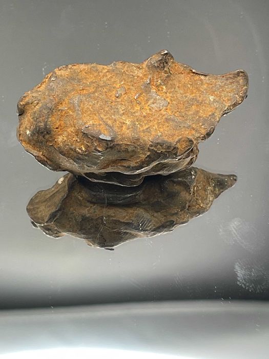 Компактен Железен Метеорит (65.5 гр.) – Автентичен Къс от Goulmima