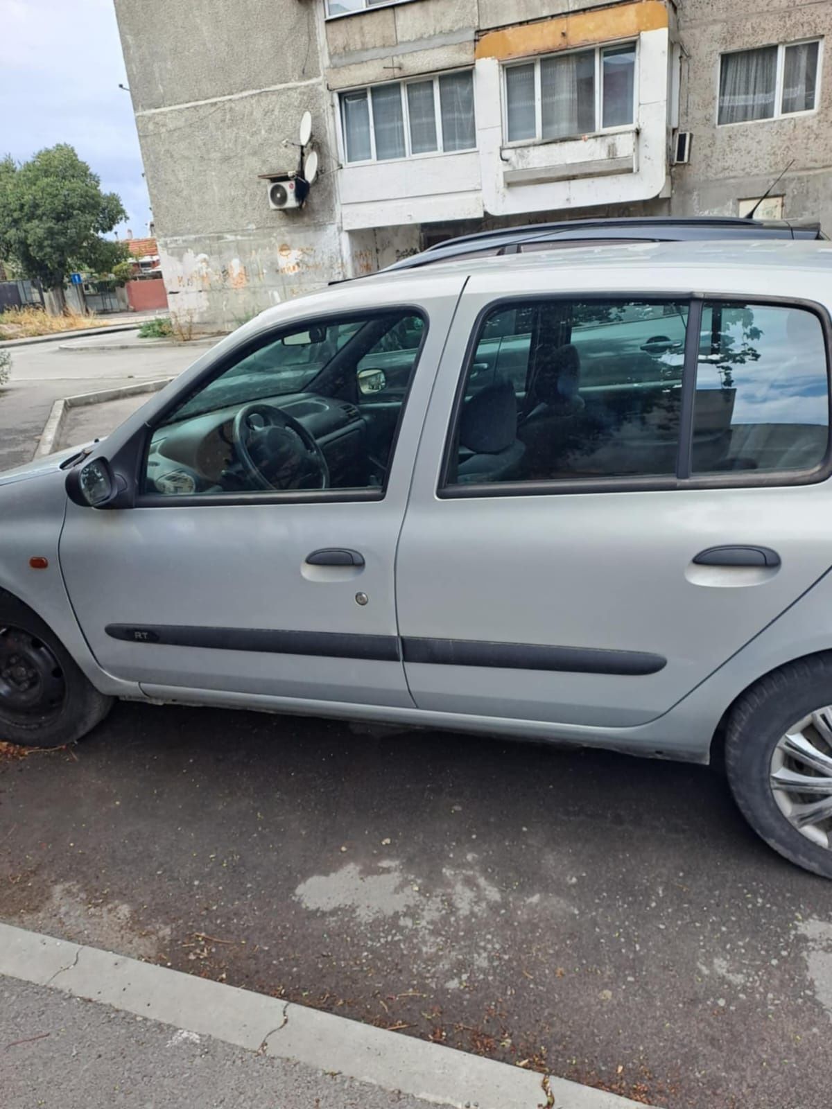 Продавам Renault clio 1.4 Бензин