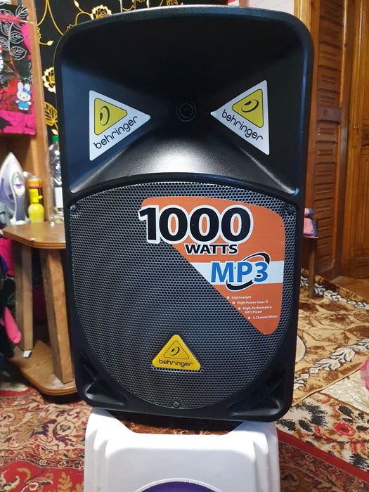 Vand boxă activa Behringer de 1000W