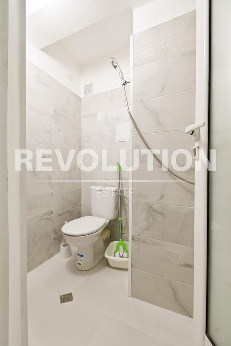 Дава се под наем Тристаен апартамент в София, Център - 108 кв.м за 1200 € - Снимка #8