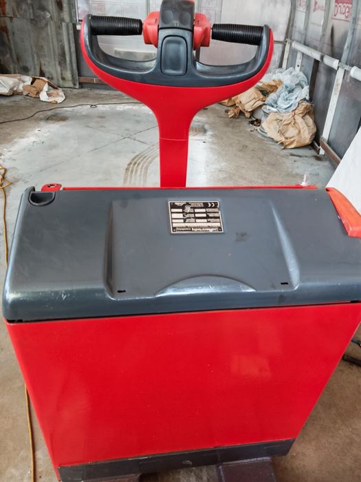 Продавам ел.стакер LINDE T18