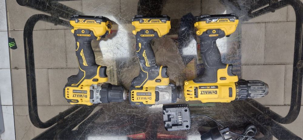 3 бр винтоверт  Dewalt зарядно