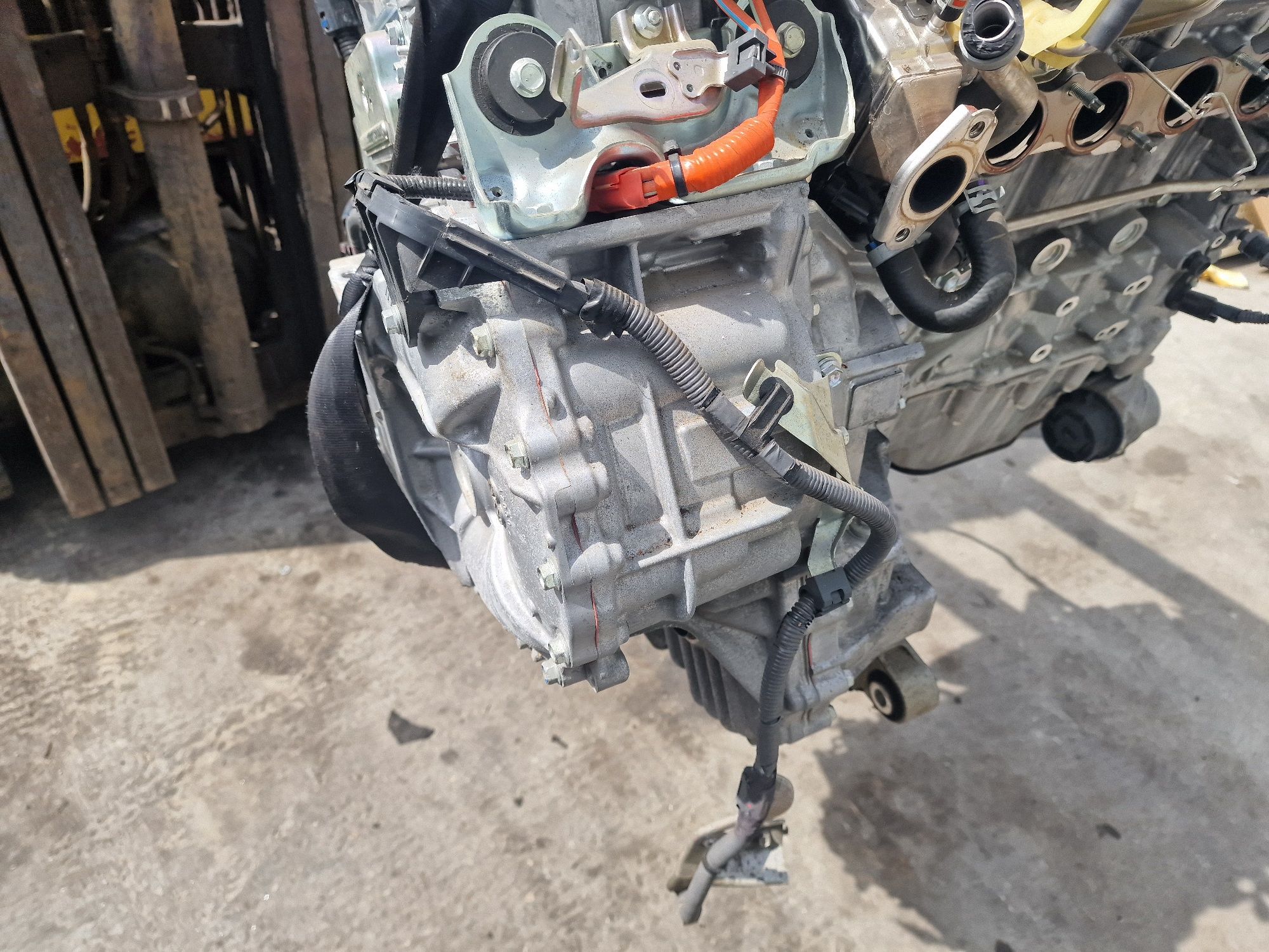 Motor 1.8 hybrid W2ZR-W22U toyota chr c-hr 2018