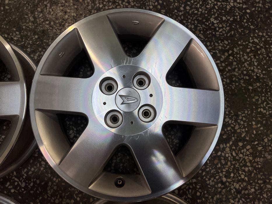 Джанти за Daihatsu 15” 4x100 4.5j ET45