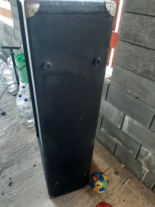 Vând incinta boxa