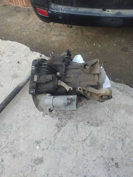 Прадоется каробка и матор в разборе