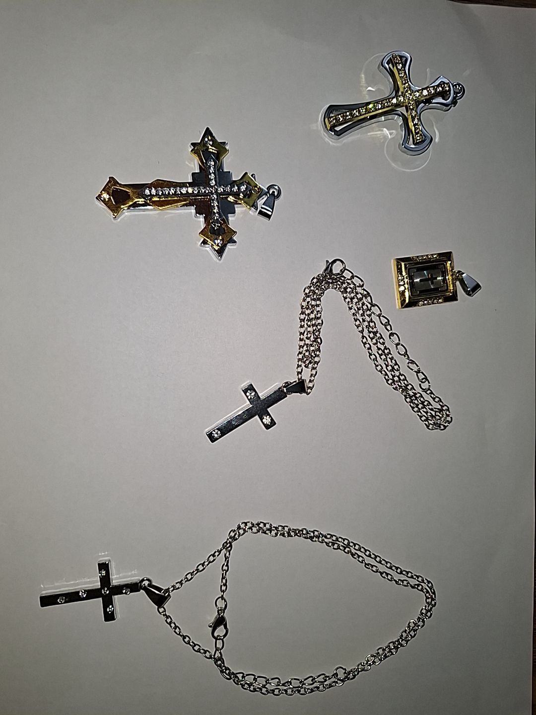 Cruciulite de vânzare