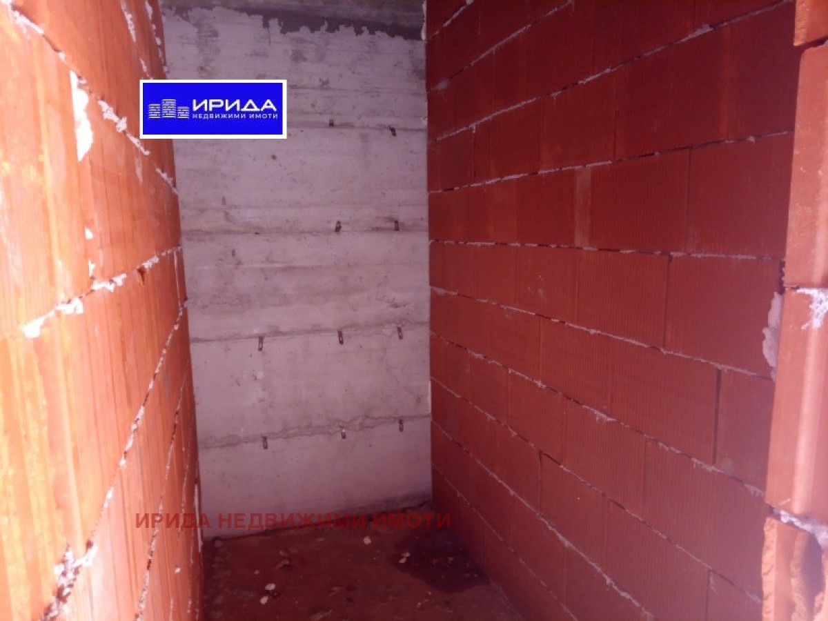 Тристаен апартамент в Дружба 1