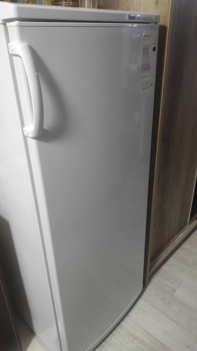 Продам морозильную камеру