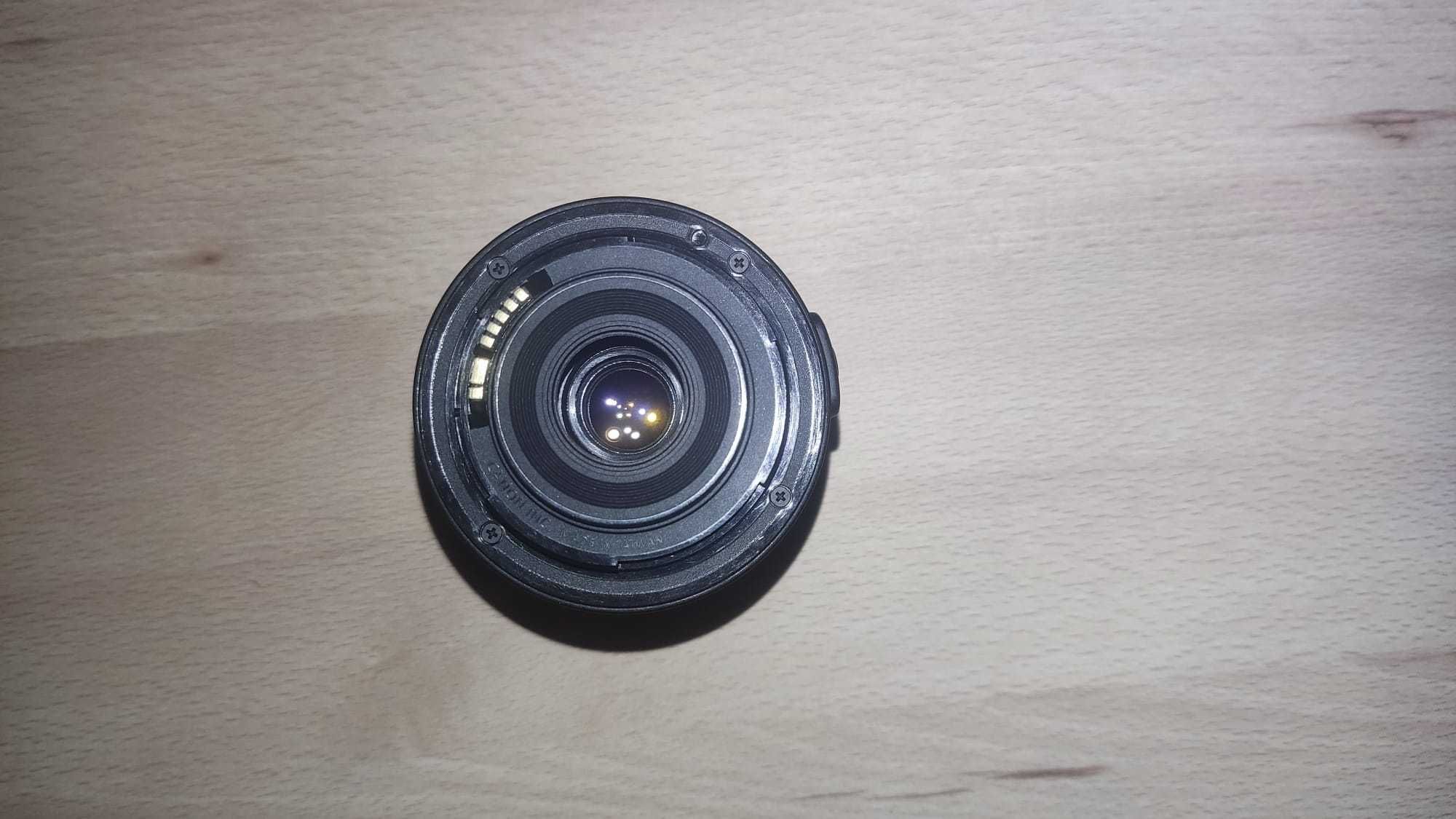 Canon EOS 4000D DSLR + Obiectiv 18-55mm | Wi-Fi | Stare foarte bună