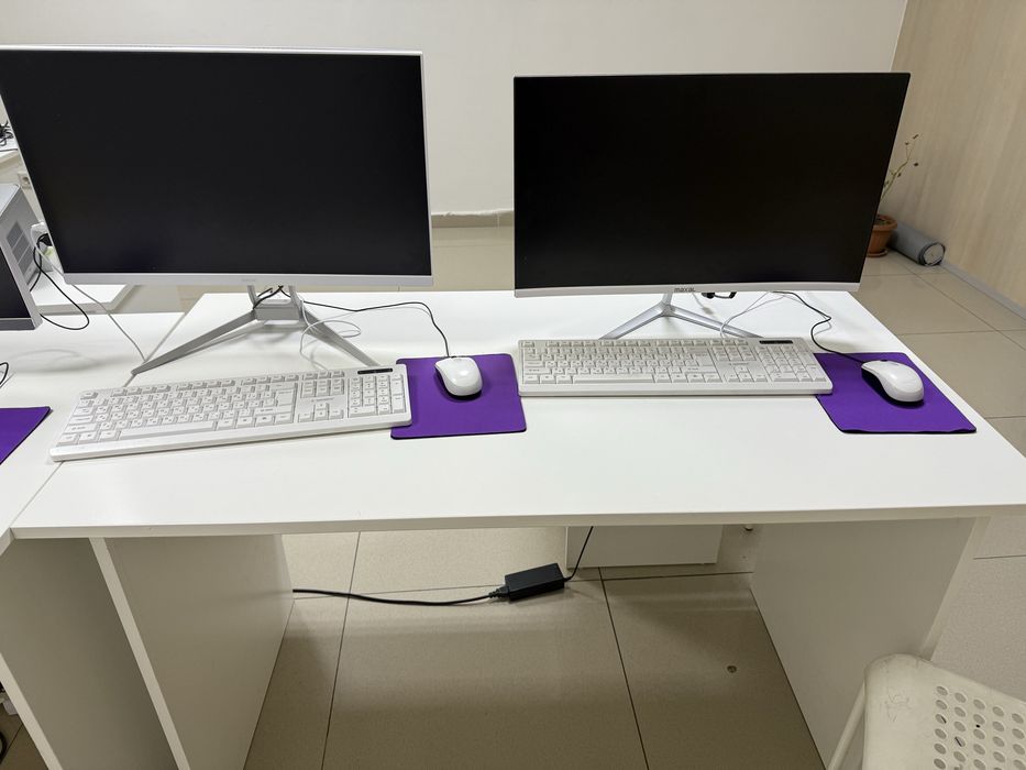 Стол 100 на 60, отлично для работы/учебы