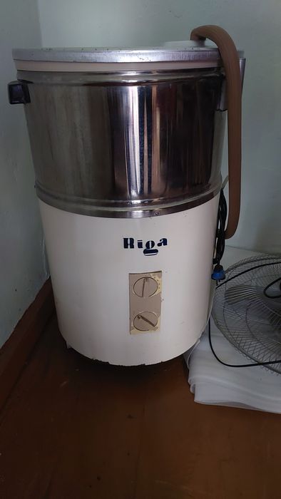 Сотилади, продается Стиральная машина Рига