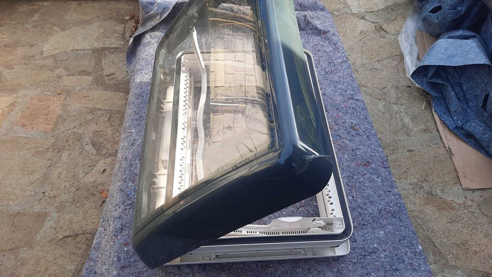 Вентилационен, покривен люк / капандура DOMETIC