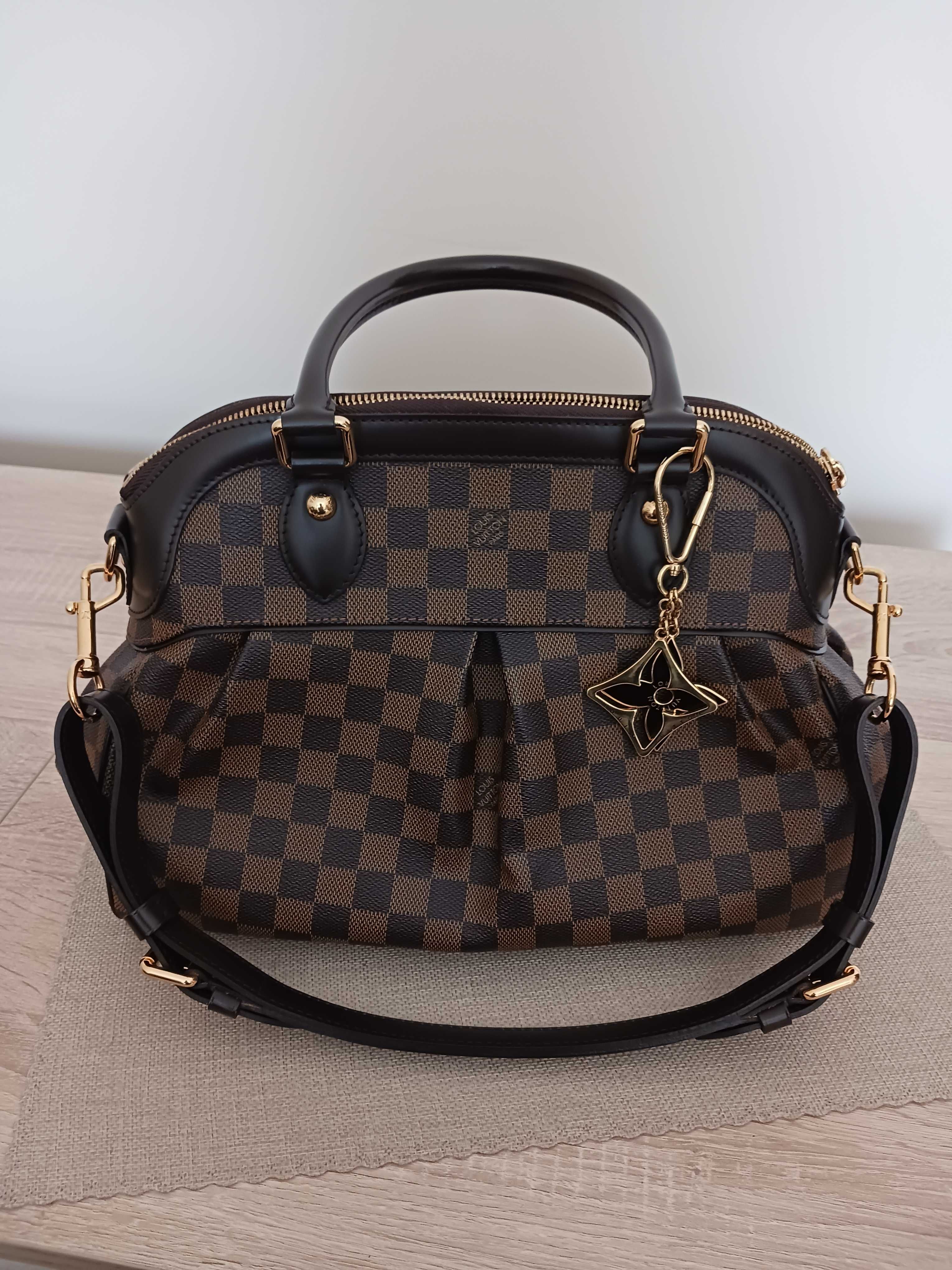 Продавам Оригинална чанта Louis Vuitton