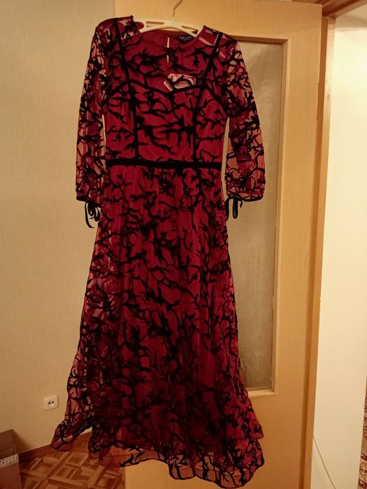 Продам платье новое производство Турция