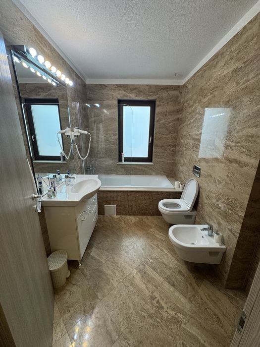 apartament de inchiriat 2 camere bloc  nou de lux