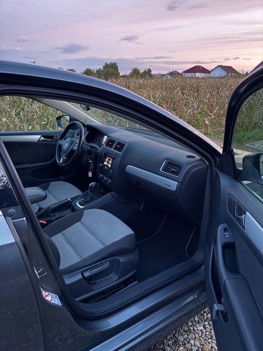 Volkswagen Jetta Hybrid