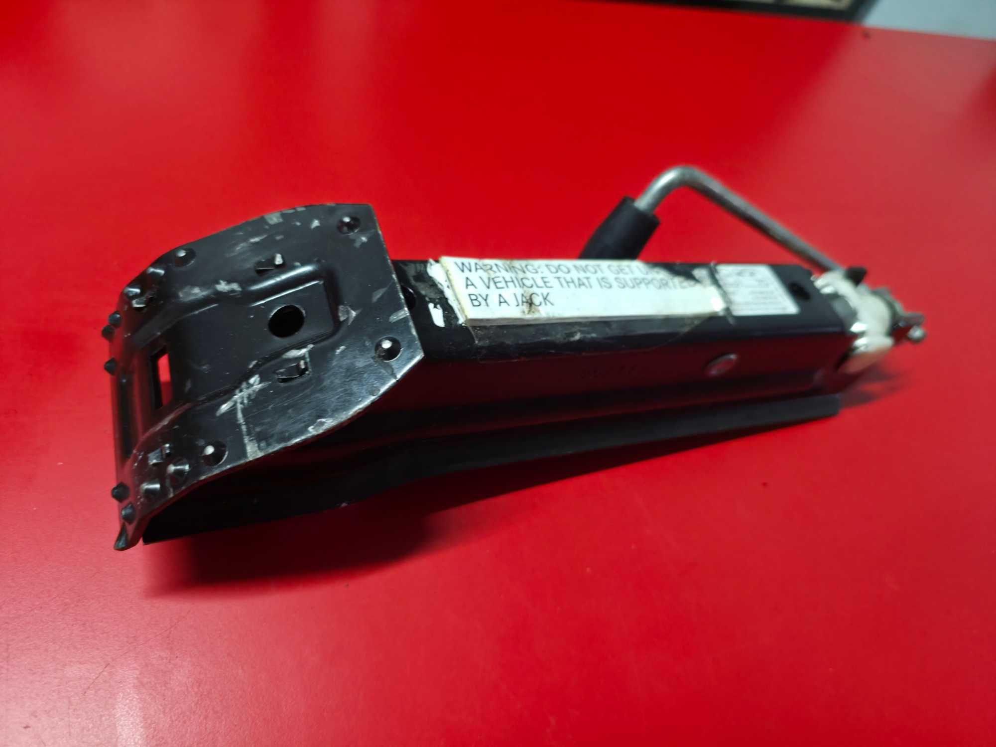 CRIC AUTO Oem Mercedes A B C E Class W212 CLA CA NOU !