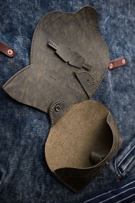 Кожаные изделия — вручную, с душой и вниманием к каждой детали.
Делаем