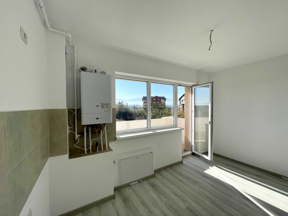 Studio 49 mp cu debara în Subcetate Sânpetru Brașov la preț foarte mic