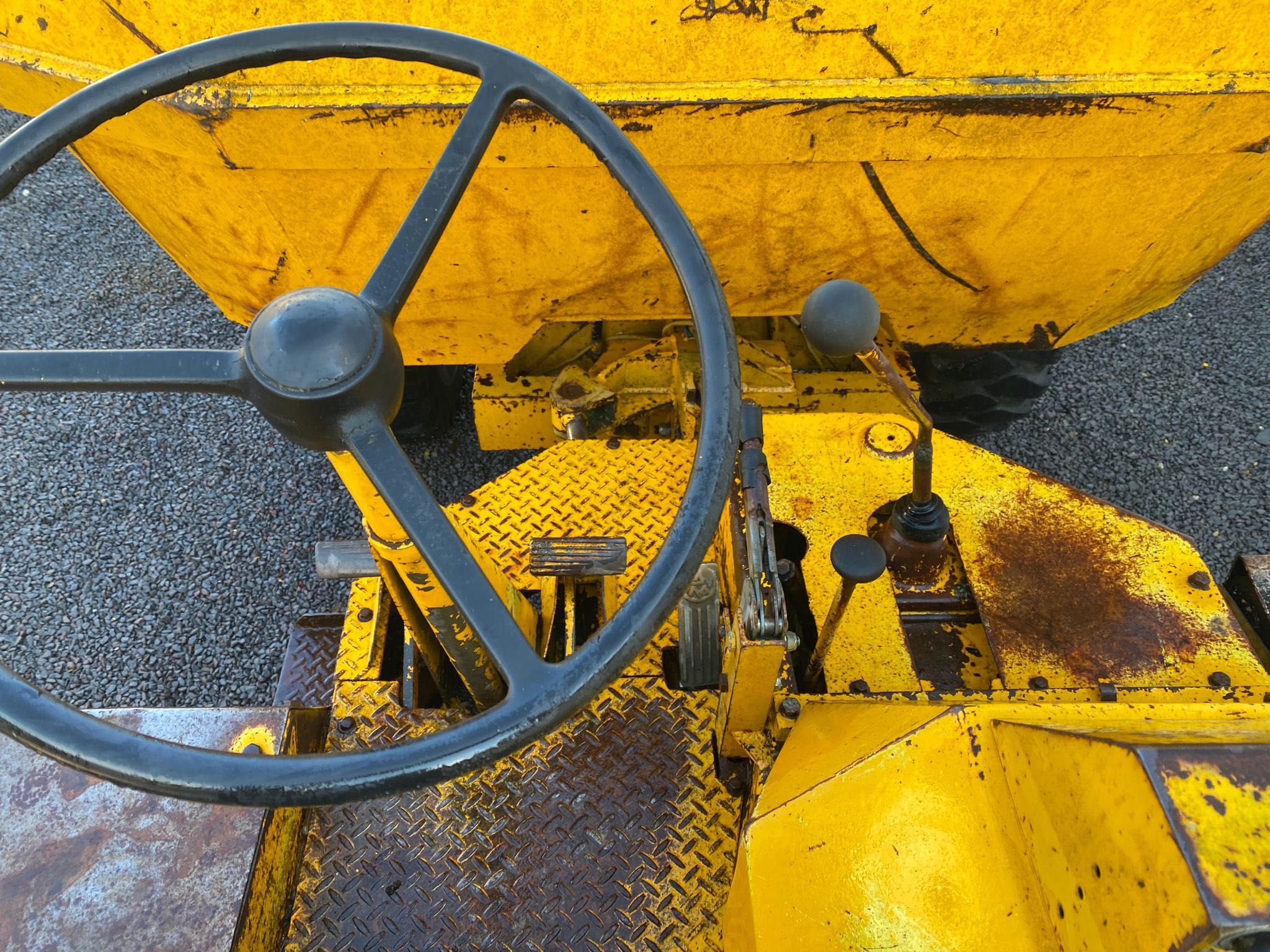 Dumper 3.0 t greut proprie 7.6 t total