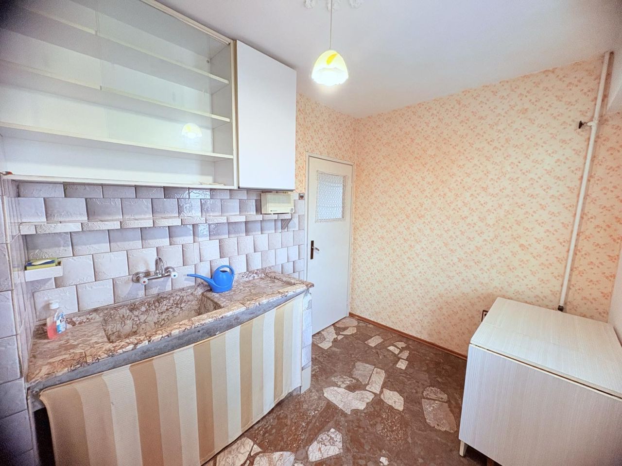 Продава се Двустаен апартамент в Русе, Родина 1 - 65 кв.м за 1028 €/кв.м - Снимка #5