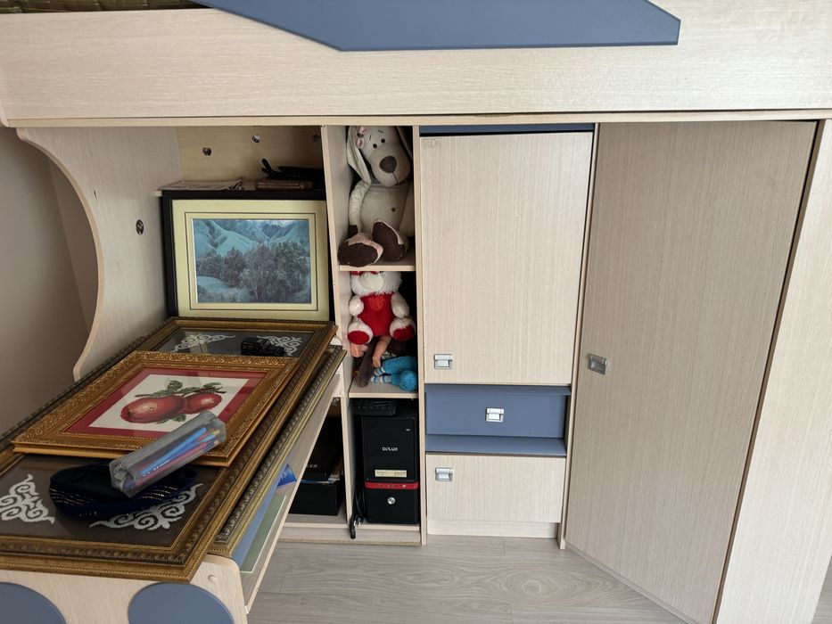 Продам кровать 2х ярусную